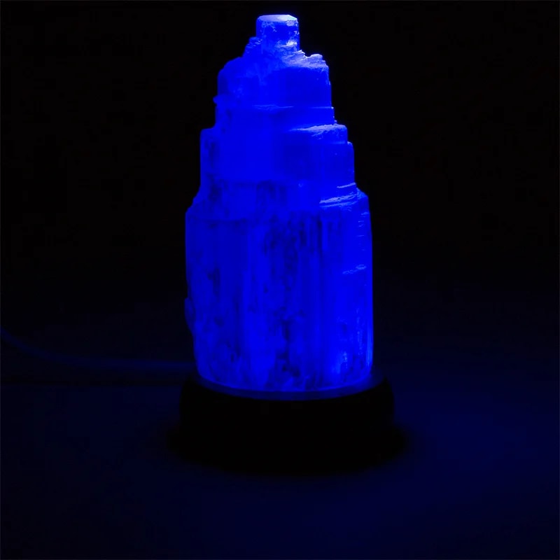 Lampe en sel USB â 4 couleurs changeantes, forme monolithe sur socle en bois dâacacia. Provenance Inde. 9â10 cm / 450 g. !
