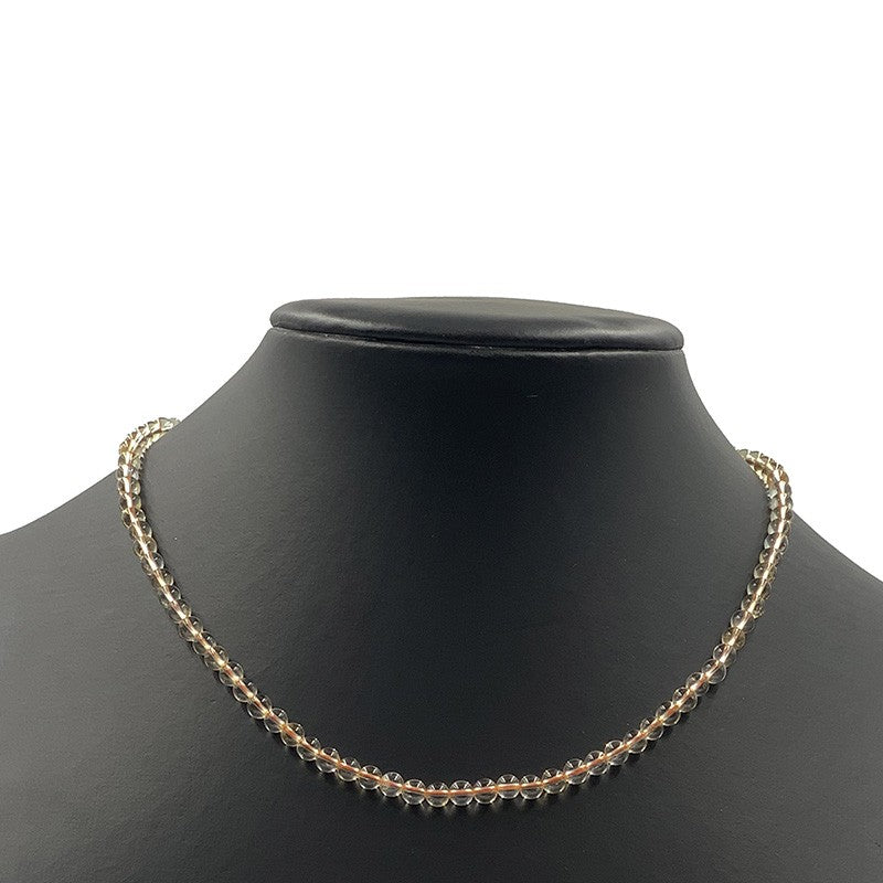 Citrine (quartz), perles rondes de 4, 6 ou 8 mm. Vendu en fil de perle 38/39 cm, en bracelet de 17 à 21cm, en collier de 45 ou sautoir de 60cm. Qualité AA à AAA, superbes perles, un jaune cristalin incroyable !