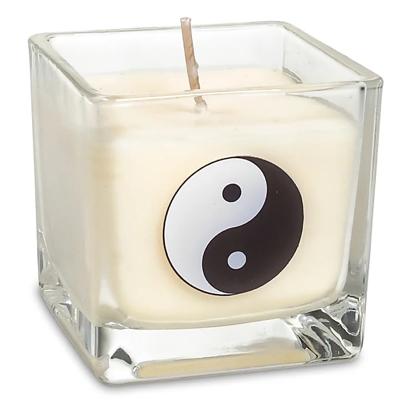 Bougie parfumée, cire de colza écologique 100% végétale (verre recyclé) avec de jolis motifs. 6x6 cm - 88 grammes - 25 heures de combustion. Fabriqué à la main en Belgique, avec des huiles parfumées sans paraben.