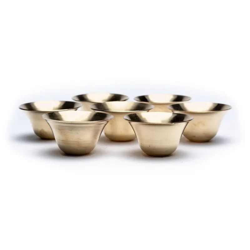 Bols d'offrande en laiton, set de 7 bols ! taille de 5cm - 33gr. - Les bols d'offrande sont utilisés pour les ingrédients comme encens, eau, huile parfumée, etc