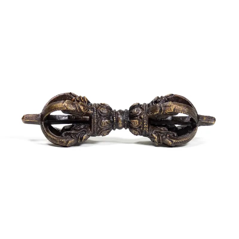 Dorje et cloche en bronze de qualité supérieure. Son exceptionnellement clair, dure deux fois plus longtemps qu'une cloche normale. Cette cloche peut également être tournée avec un bâton, comme un bol chantant !