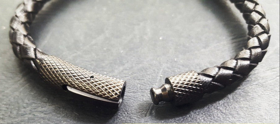 Bracelets cuir avec perles 8 mm – Collection n°3 homme/femme, fermoir magnétique, longueur 18,5 cm.