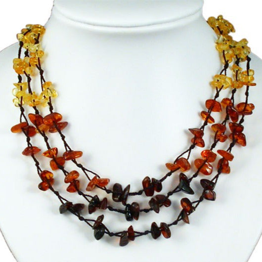 Ambre, collier '3 rangs' de perles de formes libres de 5 à 9 mm - 45 cm. Qualité AA à AAA, superbes perles, légères et douce !
