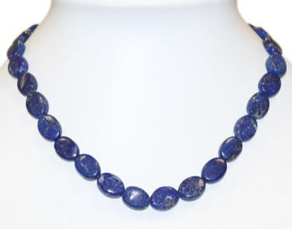 Lapis lazuli, collier en perle de 12x17 millimètres, d'environ 42 centimètres. Trés belle qualité, superbe !