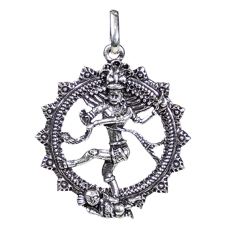Pendentif en 'laiton argenté ou doré' de la divinité hindoue 'Shiva' sous sa forme de Shiva Nataraj. *
Le roi (raja) de la danse (nata) est un symbole du mouvement éternel de l'univers, la danse cosmique. 4,5 cm de diamètre, vendu avec cordon !