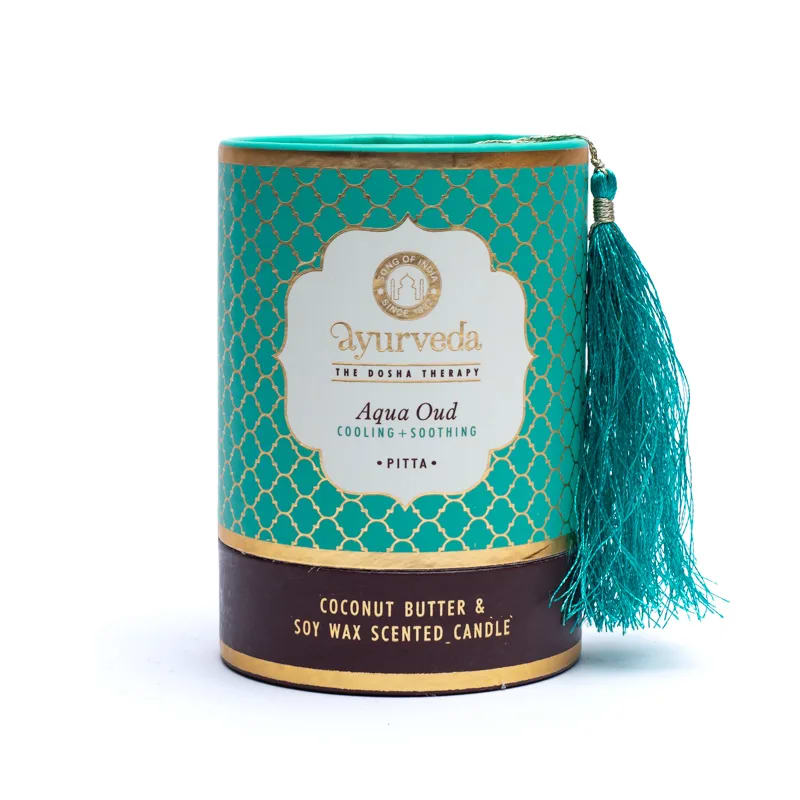 Bougie ayurvédique au beurre de coco et cire de soja de haute qualité, parfumée avec les meilleures huiles essentielles. 8x7x7cm - 355 gr. - ±55H de combustion. Moins de fumée et de suie grâce à la mèche en coton !