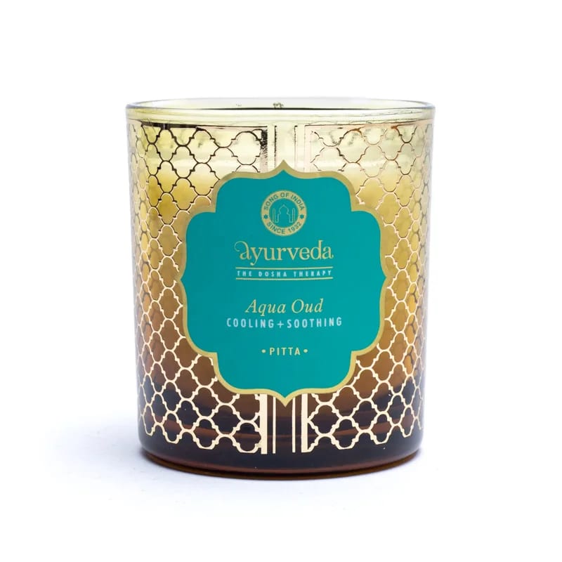 Bougie ayurvédique au beurre de coco et cire de soja de haute qualité, parfumée avec les meilleures huiles essentielles. 8x7x7cm - 355 gr. - ±55H de combustion. Moins de fumée et de suie grâce à la mèche en coton !