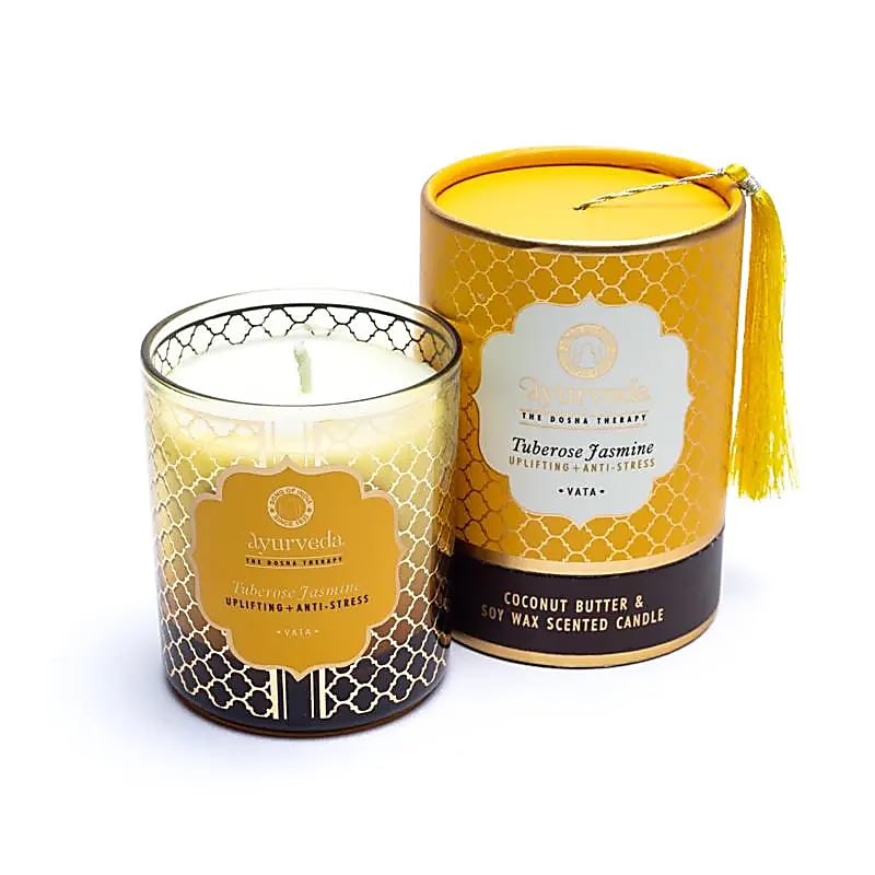 Bougie ayurvédique au beurre de coco et cire de soja de haute qualité, parfumée avec les meilleures huiles essentielles. 8x7x7cm - 355 gr. - ±55H de combustion. Moins de fumée et de suie grâce à la mèche en coton !