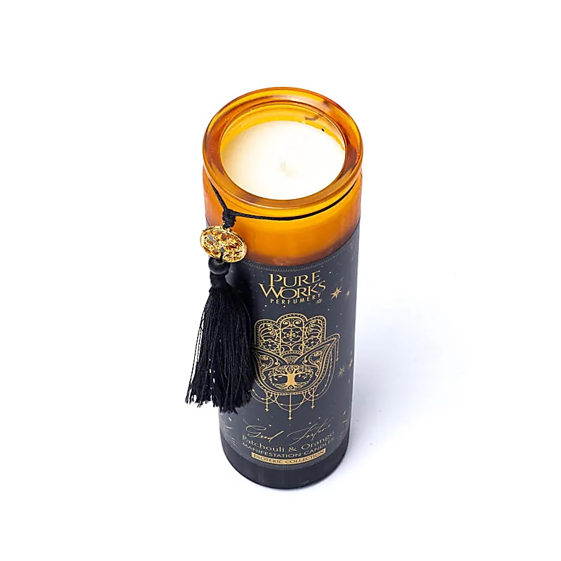 Bougies 'd'intentions' aux huiles essentielles et avec pierres précieuses, de chez 'Song of India'. 20 ou 80H de combustion ! Lorsque la bougie brûle, les pierres précieuses coulent avec la cire, une fois terminée, vous conserver les pierres !
