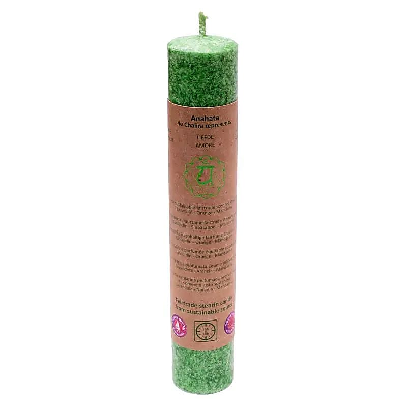 Bougies coniques parfumées en stéarine 100% végétale. Vendu par 7 ou à l'unité - 20x3.7 centimètres - Durée de combustion : 12-14 heures . Parfumés aux huiles essentielles !