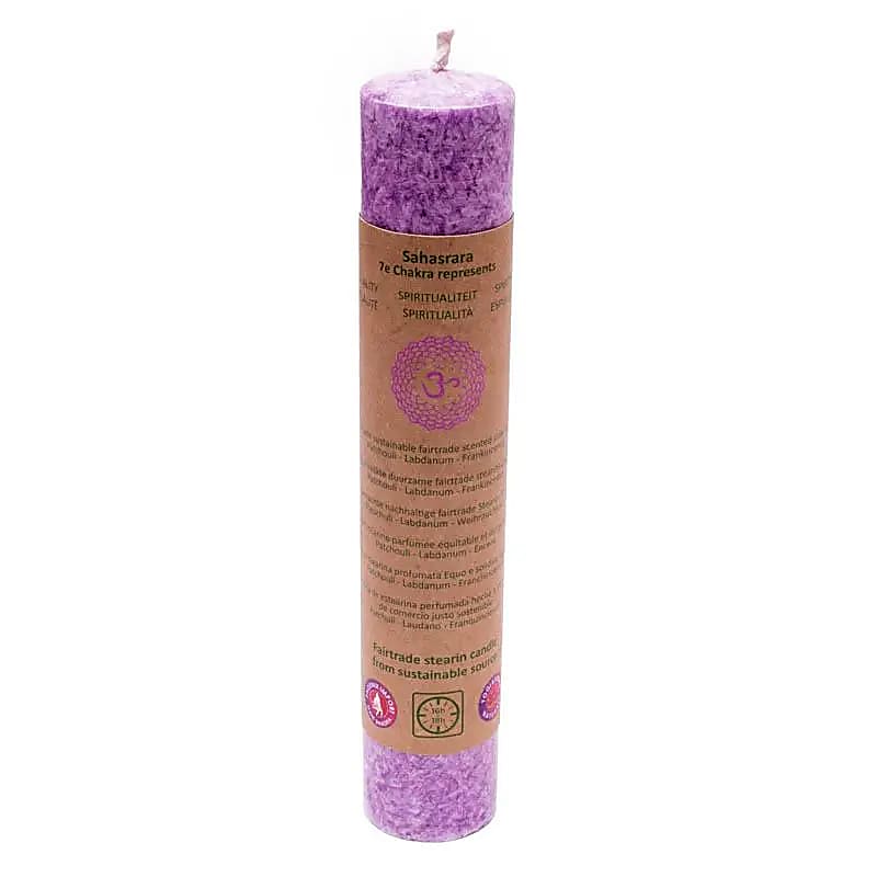 Bougies coniques parfumées en stéarine 100% végétale. Vendu par 7 ou à l'unité - 20x3.7 centimètres - Durée de combustion : 12-14 heures . Parfumés aux huiles essentielles !