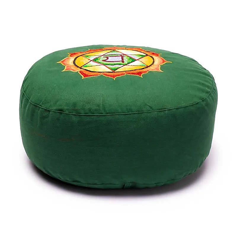 Sélection de coussins de Méditation ou de Yoga aux couleurs des 7 chakras, en coton biologique (OCS). 33 centimètres de diamètre x 13 centimètres de hauteur - 2300 grammes. De chez Yogi & Yogini, fait en Inde ! Coussion vendu seul ou en set de 7 !