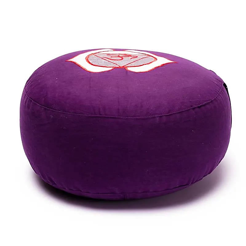 Sélection de coussins de Méditation ou de Yoga aux couleurs des 7 chakras, en coton biologique (OCS). 33 centimètres de diamètre x 13 centimètres de hauteur - 2300 grammes. De chez Yogi & Yogini, fait en Inde ! Coussion vendu seul ou en set de 7 !