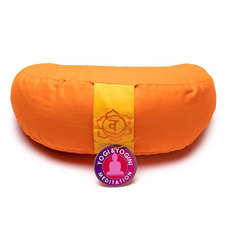 Coussins de Yoga ou Méditation en demi-lune, de 33cm de diamètre x 13 de hauteur. Housses extérieures en coton, aux couleurs des chakras ! Les housses intérieures sont remplis de graines de Sarrasin !