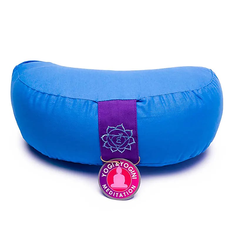 Coussins de Yoga ou Méditation en demi-lune, de 33cm de diamètre x 13 de hauteur. Housses extérieures en coton, aux couleurs des chakras ! Les housses intérieures sont remplis de graines de Sarrasin !