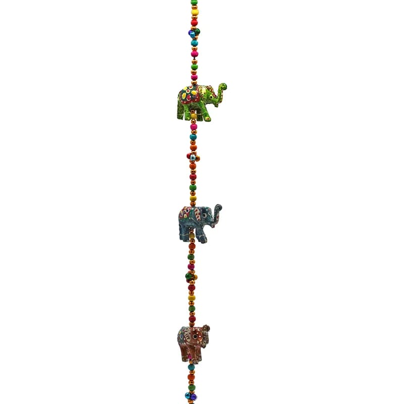 Guirlandes avec 5 éléphants en bois colorés et une clochette en bas. 80 cm - 90 gr. - Parfait pour la décoration dans la maison !