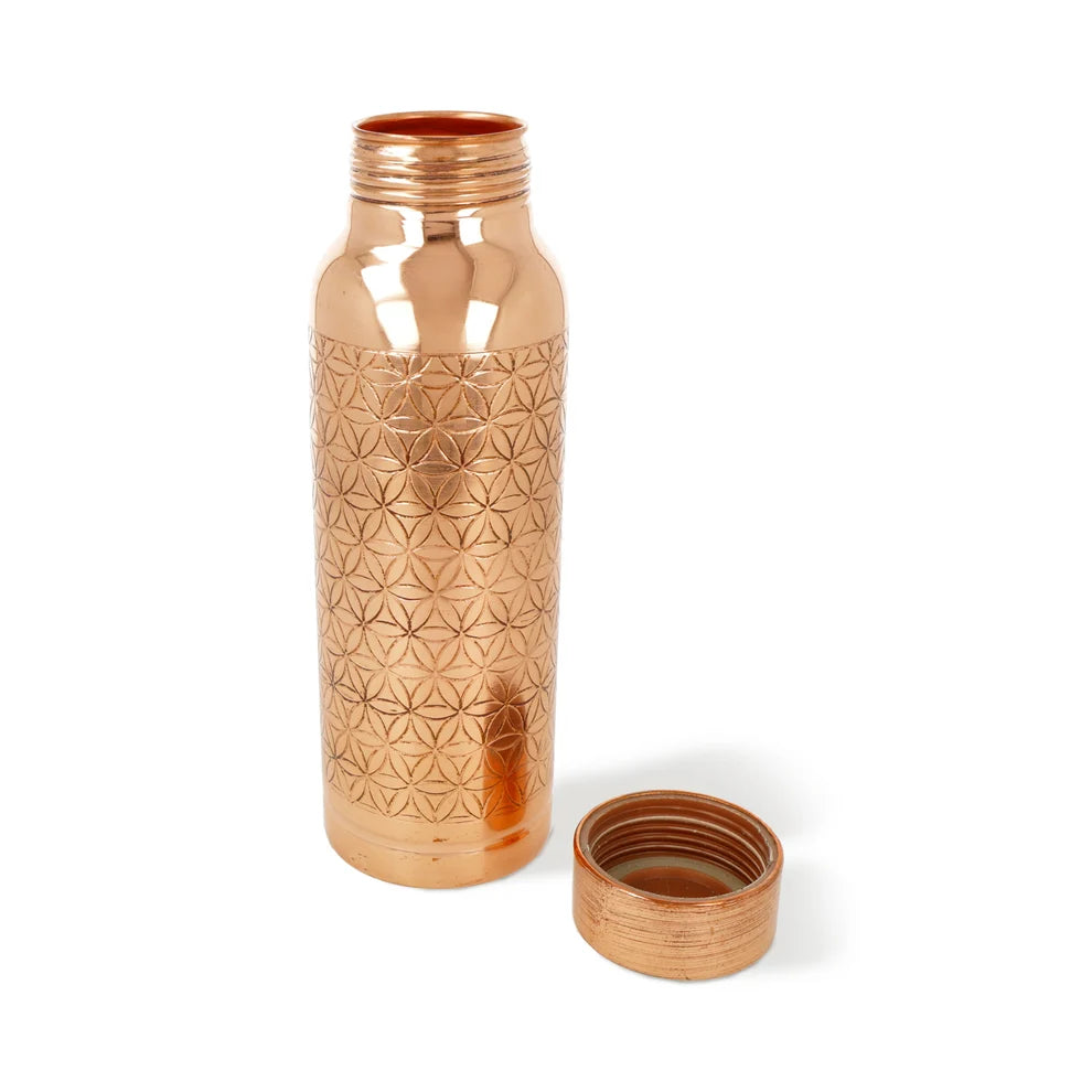 Bouteille en cuivre (Tamba) - Motif Fleur de Vie gravé autour - 0,5 L – 280 gr - Fait en Inde