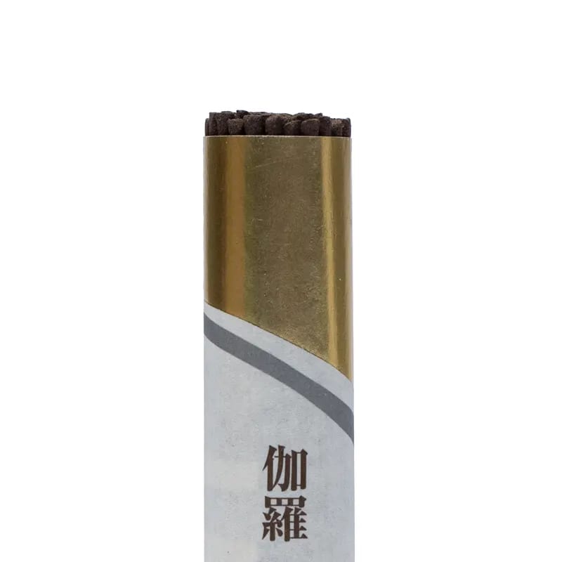 Encens japonais de prestige Kyara – bois d’agar et benjoin, senteur mystique et noble (14–15 cm / 24 g) !
