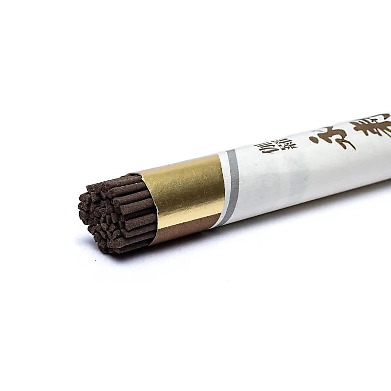 Encens japonais de prestige Kyara – bois d’agar et benjoin, senteur mystique et noble (14–15 cm / 24 g) !