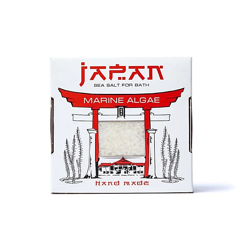 Sel de bain du Japon, boîte de 450 grammes. 6 parfums au choix : Ginseng, thé vert, rose du Japon, jasmin, lotus, algues marines, sakura. Soulage les douleurs musculaires, détoxifie la peau et apaise, vrai expérience de soin incomparable !