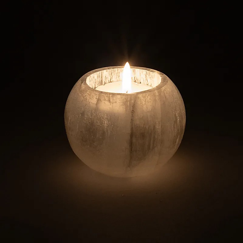 Bougeoir en pierre de 'sélénite', 2 tailles au choix : ±7 ou 10 cm de diamètre - 240 ou 1180 gr.- Convient aux bougies chauffe-plat !