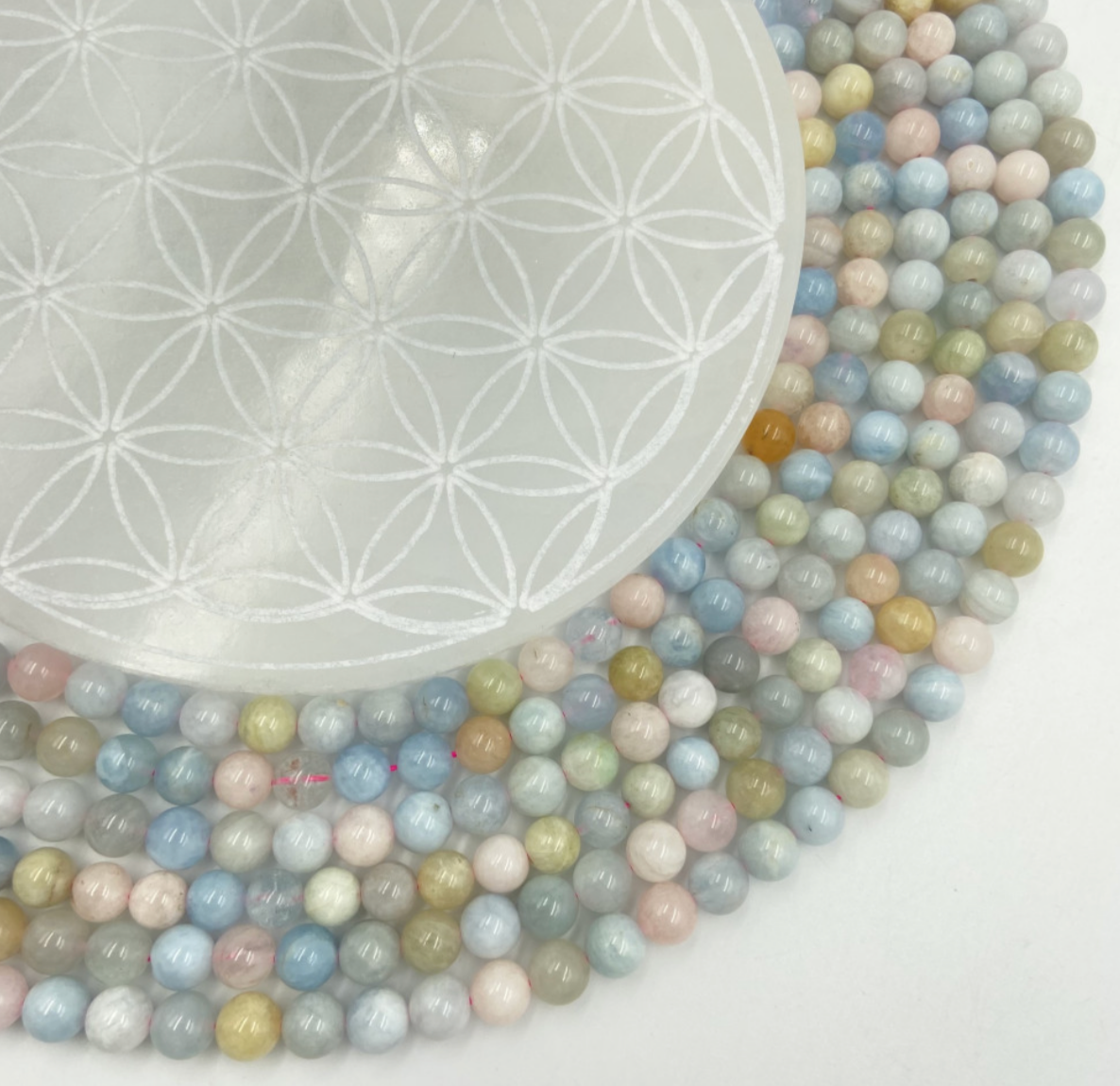 Béryl (Aigue-marine • Morganite • Émeraude) – Perles rondes 6 ou 8 mm • Fil de 38/39 cm • Bracelet 17 à 21 cm • Collier 45 cm • Sautoir 60 cm. Qualité AA à AAA – Superbes perles d’une grande pureté !