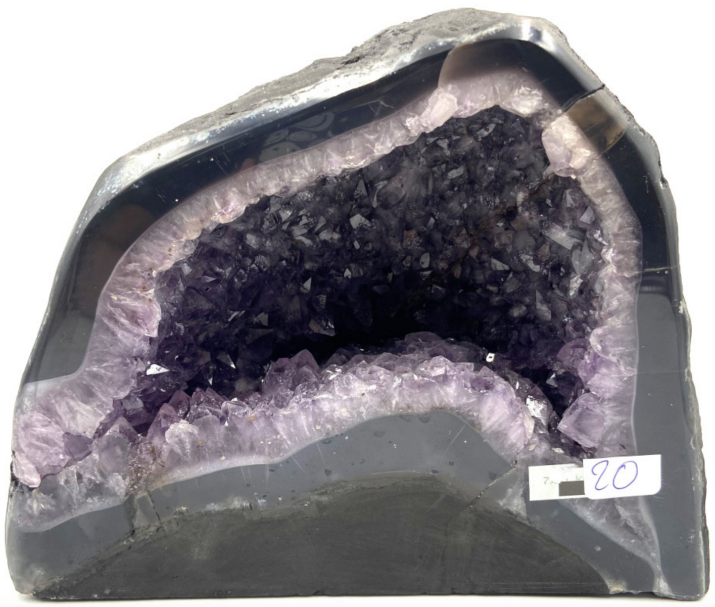 Géode d'améthyste de 7,8 kilogrammes - 18,5 x 23,5 centimètres. Superbe qualité AA, en provenance du Brésil !