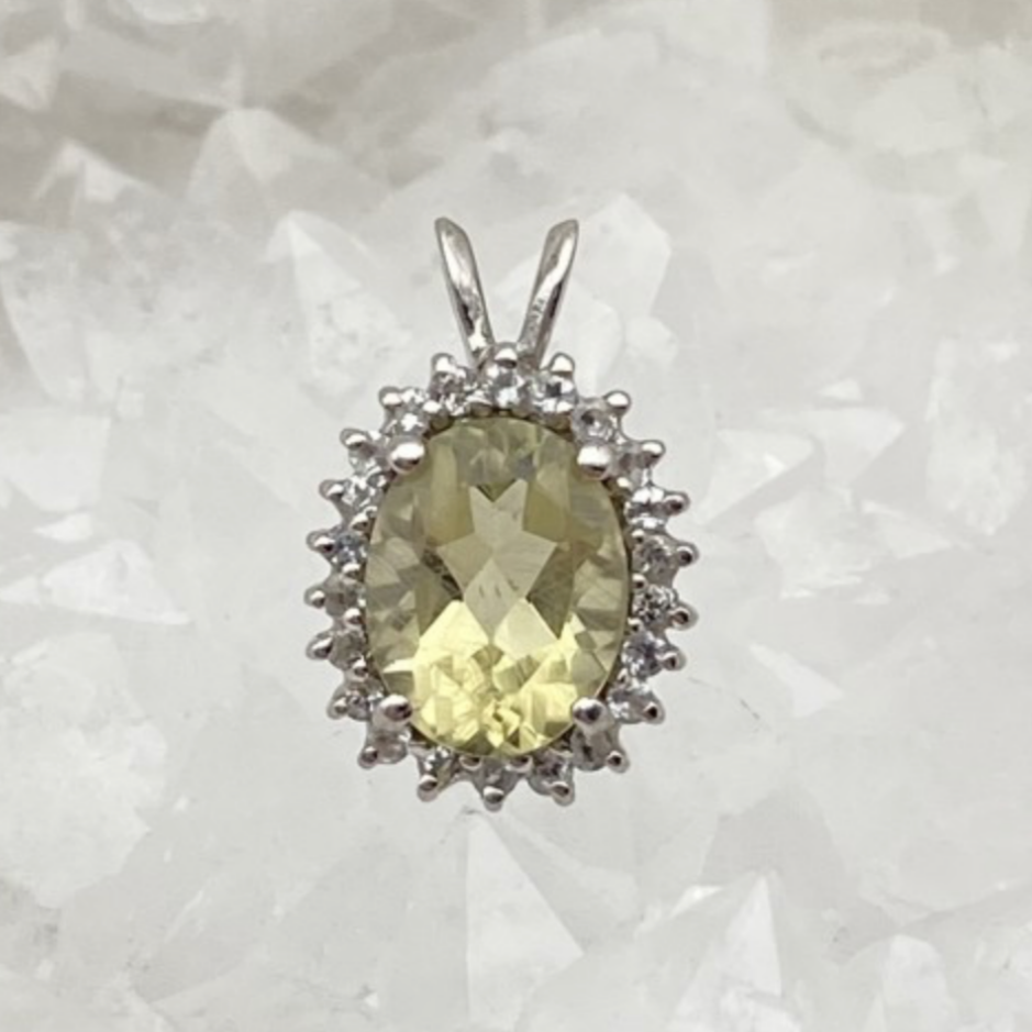 Retro Collection | Silver pendant set with a gemstone in: Aquamarine - Amethyst - Garnet - Iolite - Peridot - Smoky Quartz or Lemon!