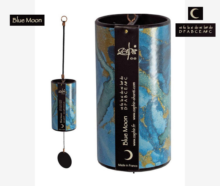 Carillon haute qualité de la marque 'Zaphir', modèle 'Blue Moon / Winter / Hivers'
Authentique carillon professionnel faisant partie d'une série de 5, correspondant aux 5 Saisons en médecine Chinoise. 40 cm de hauteur. Modèle 'Sufi/ Feng Shui' (couleur Lilas) accordé en D, F, A, B, C, E, Acis / Ré, Fa, La, Si, Do, Mi, La#