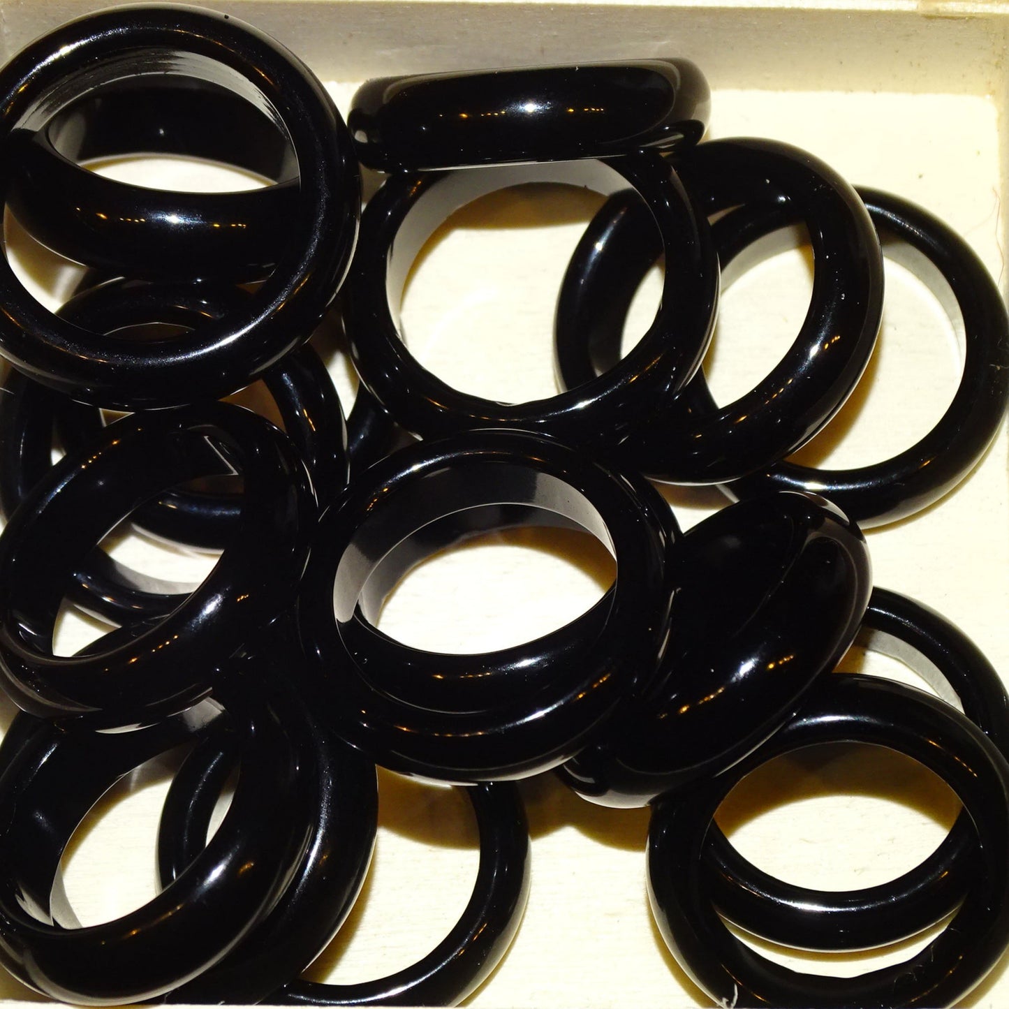 Bague/ anneau/ Jonc en agate verte, agate bleue, cornaline ou Onyx, disponible de la taille : 50 fr. à 70. Très belle qualité, le cadeau parfait !