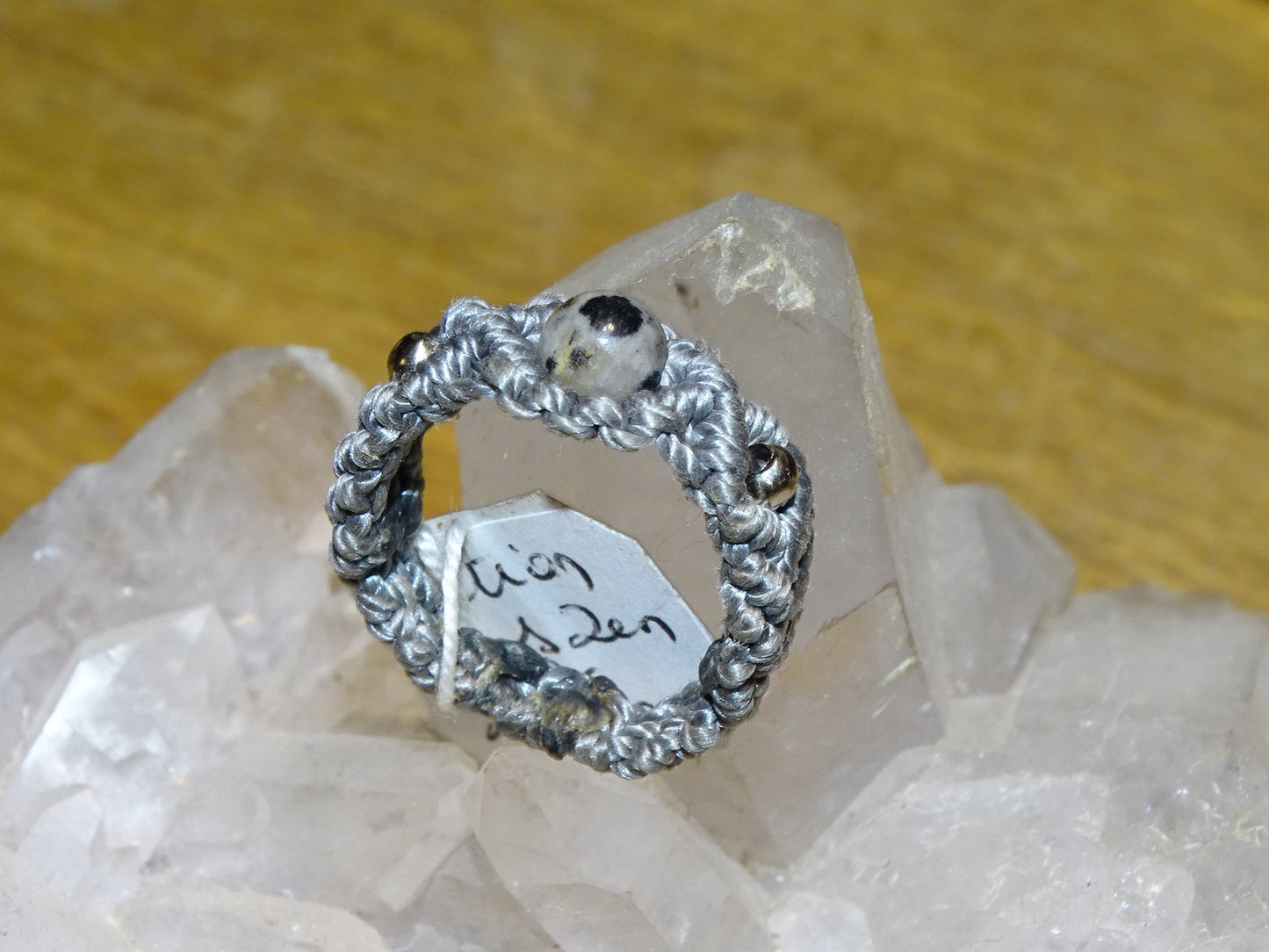 đ§” Bague fait main en coton rĂ©sistant et perles AAA â Taille au choix, finitions soignĂ©es et sur mesure !