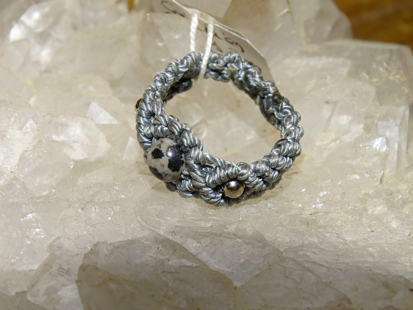 đ§” Bague fait main en coton rĂ©sistant et perles AAA â Taille au choix, finitions soignĂ©es et sur mesure !