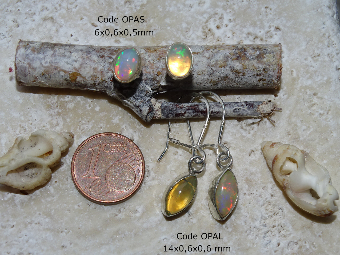 Boucles ou Puces d'oreilles en Opale Welo, qualité AA à AAA, fait par "Gem & Zen". Superbes cabochons de pierres sertis sur Argent 925, des reflets hypnotisants, parfait !