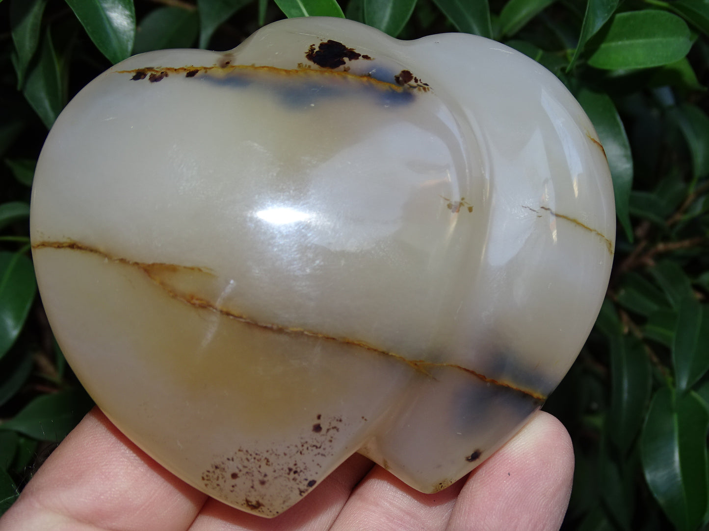 Coeur 'doublé', en agate dentrique de 8,8 x 7,3 x 2,7 centimètres - 320 gr. Belles finitions, des veines de pierres, l'agate des artistes, magnifique pièce !