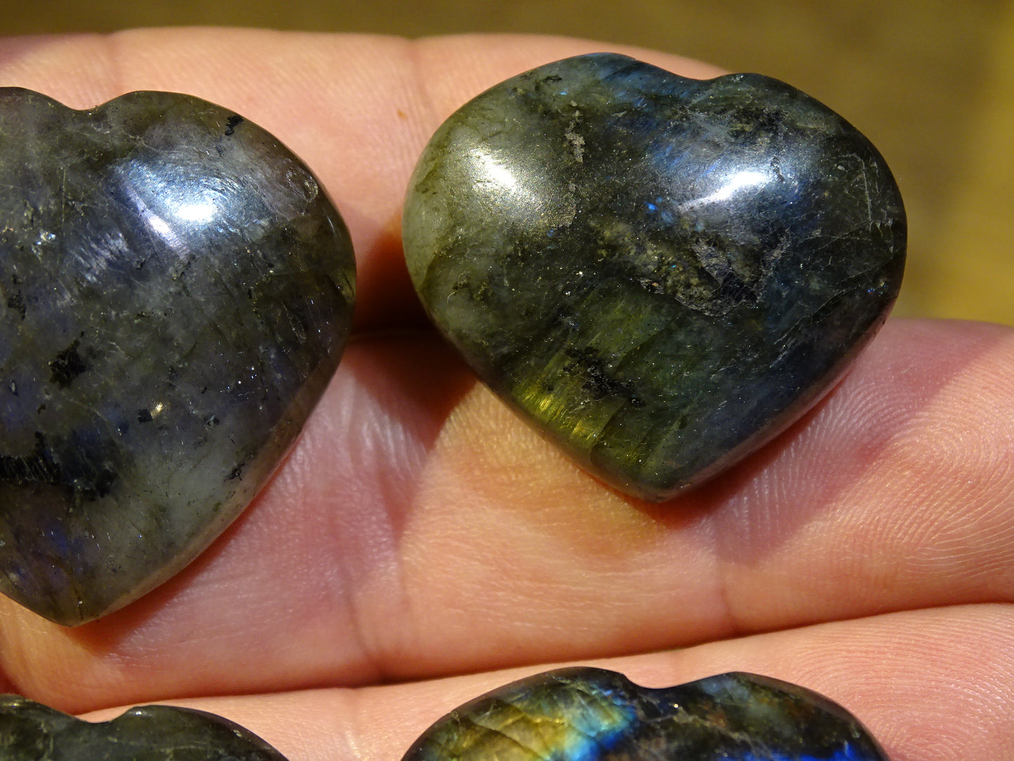 Coeur en labradorite de taille S, 3x3x1,5 cm - 20 gr. Belles finitions, beaux reflets bleutés, belle pièces !