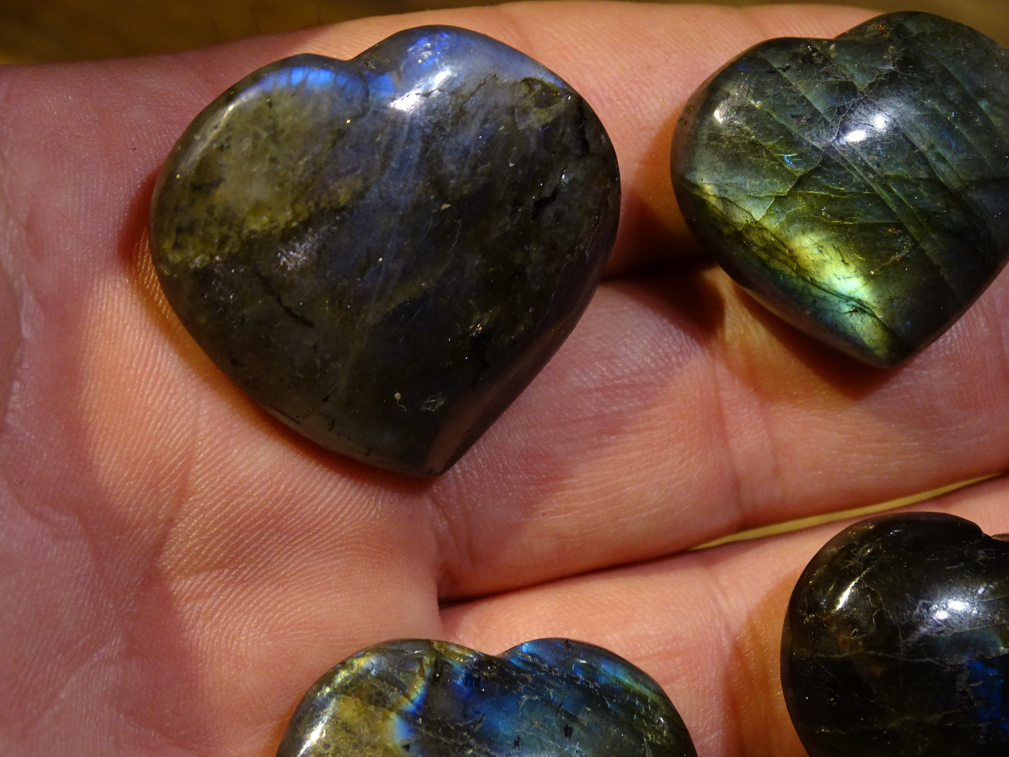 Coeur en labradorite de taille S, 3x3x1,5 cm - 20 gr. Belles finitions, beaux reflets bleutés, belle pièces !