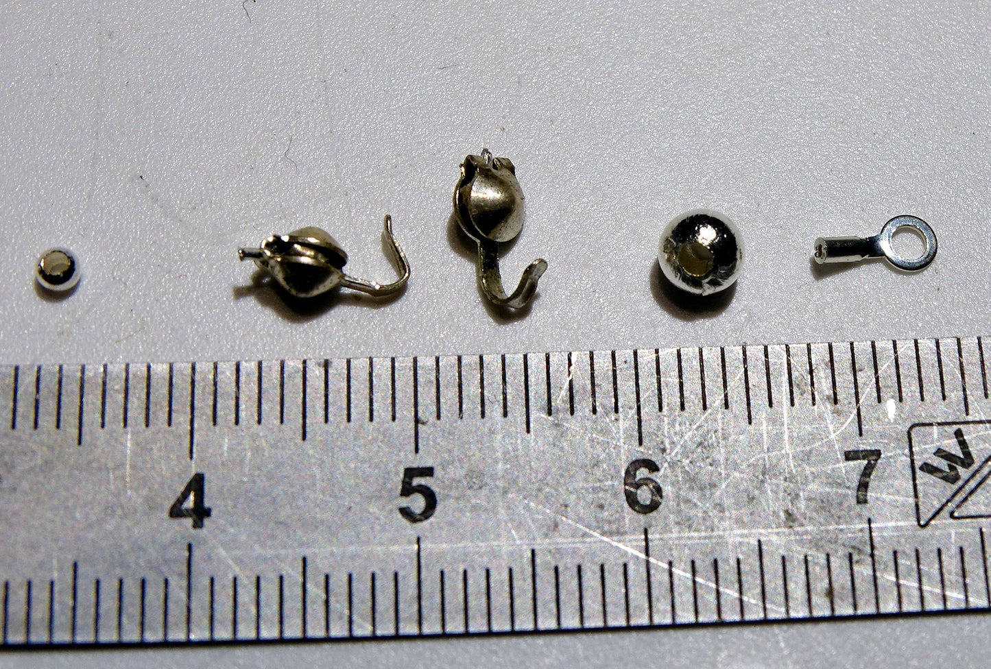 The main 0.925 Silver findings for your creations and repairs! Clasps, rings, beads, rods, bails, earrings. Very good quality!