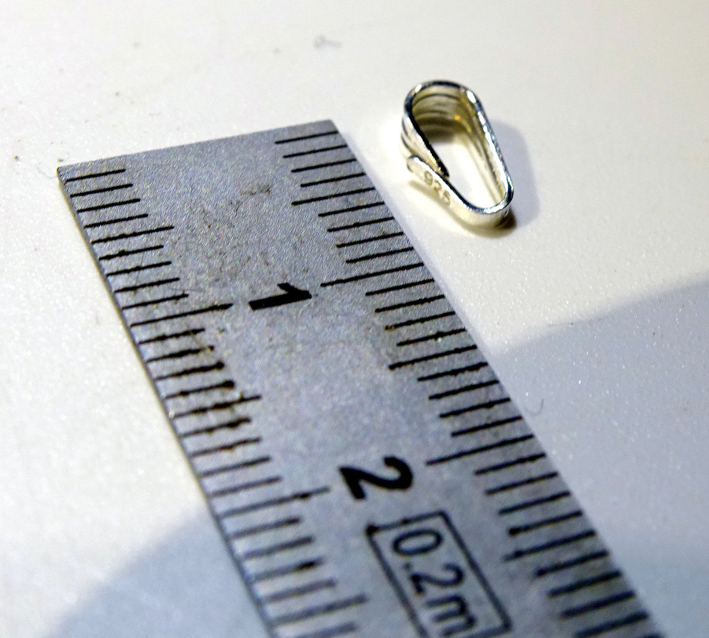 The main 0.925 Silver findings for your creations and repairs! Clasps, rings, beads, rods, bails, earrings. Very good quality!