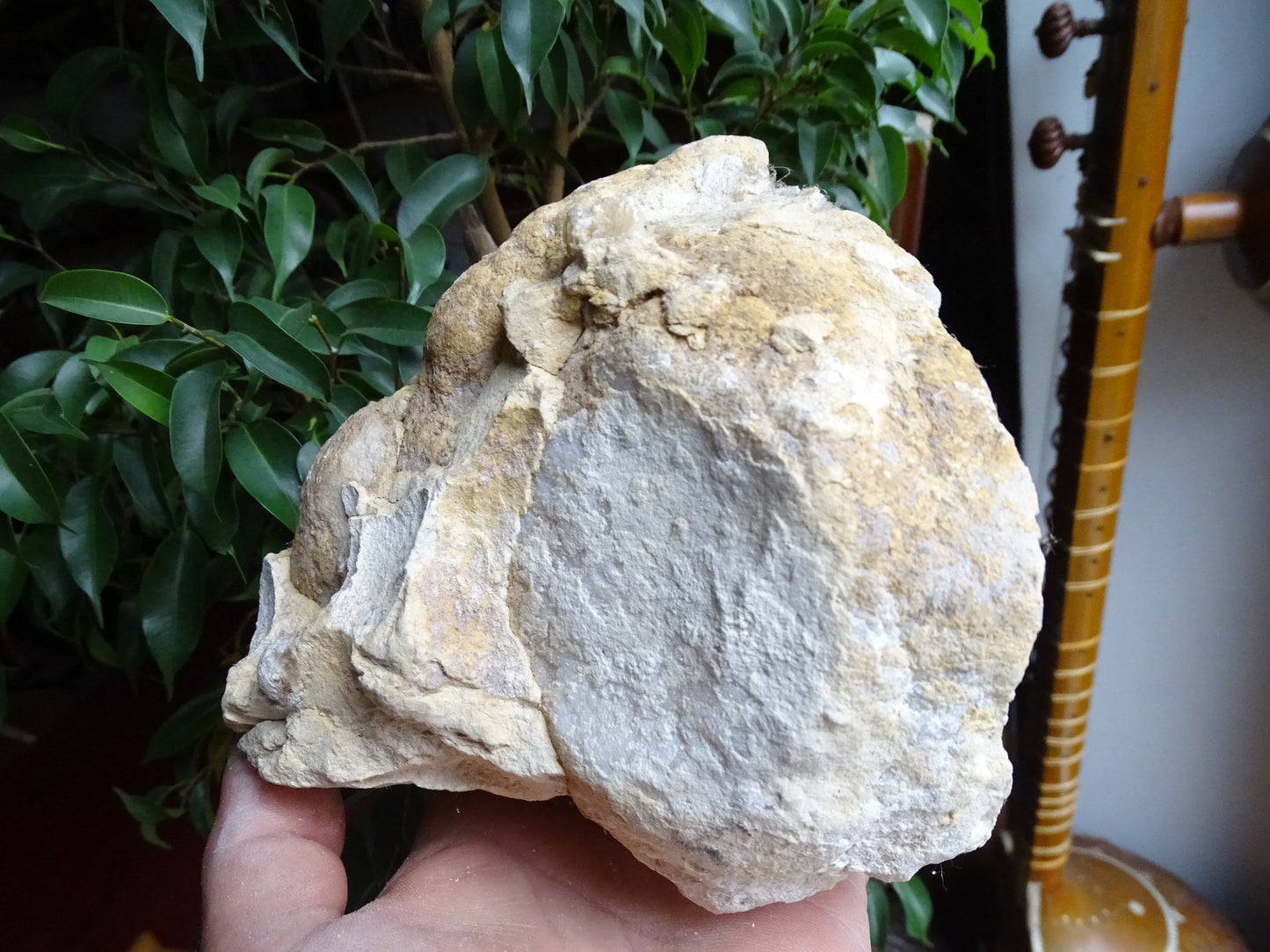 Géode en quartz/ Cristal de roche, de 16x14x12 centimètres - 1 684 grammes. Magnifique spécimen naturel !