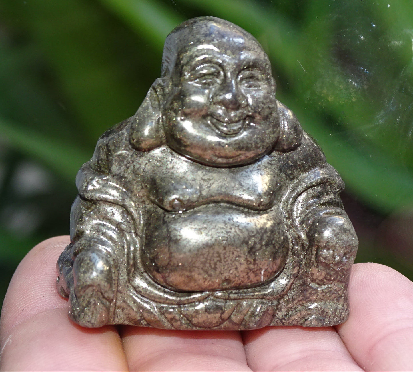 Bouddha Rieur en pyrite, fait main, taille de 50 millimètres de hauteur x 45 x 26 - très belle petite pièce d'une pierre quasi indestructible !