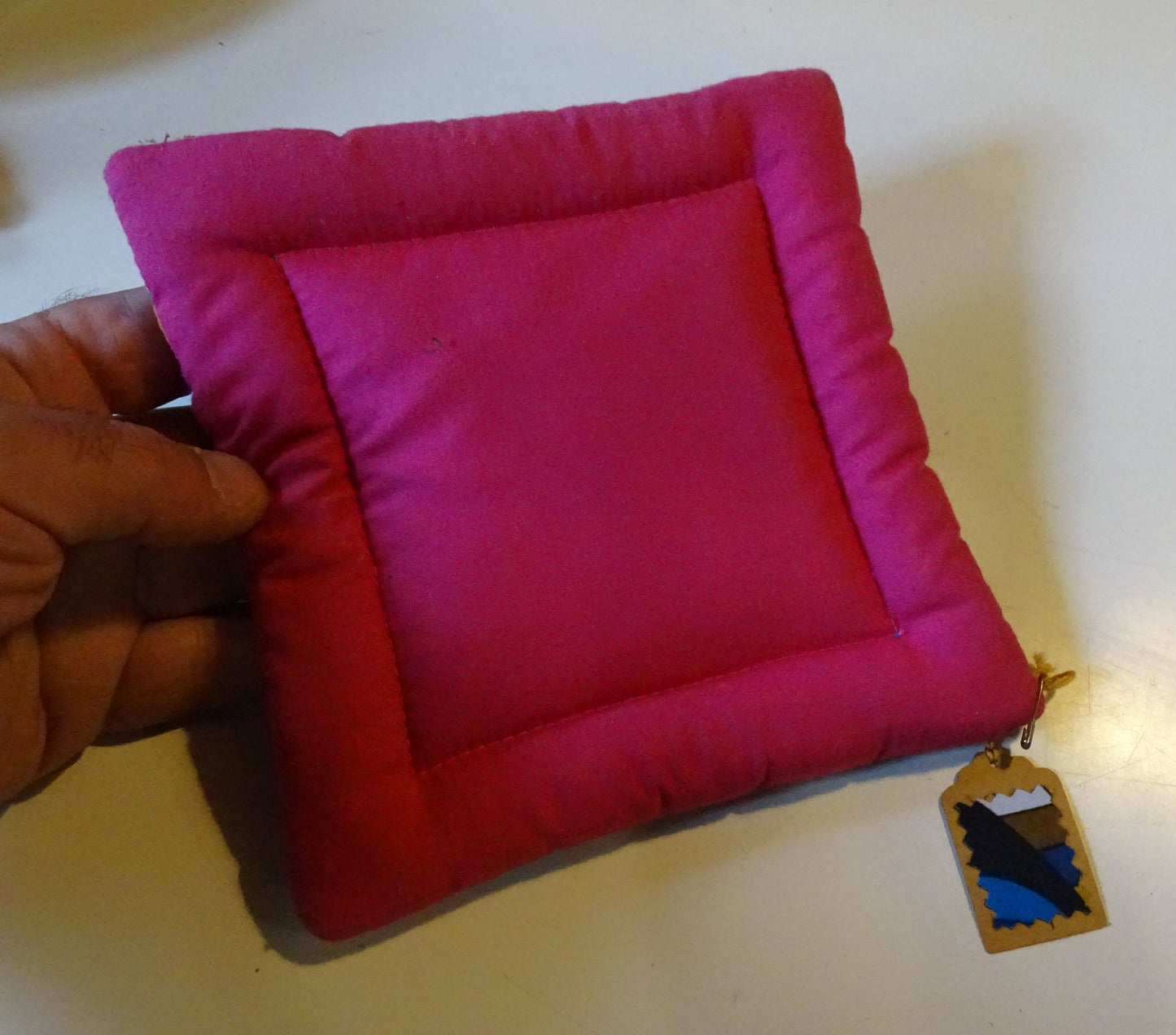 Coussins artisanaux 100 % faits main – 16×16 cm – Naturels et personnalisables pour bols chantants !