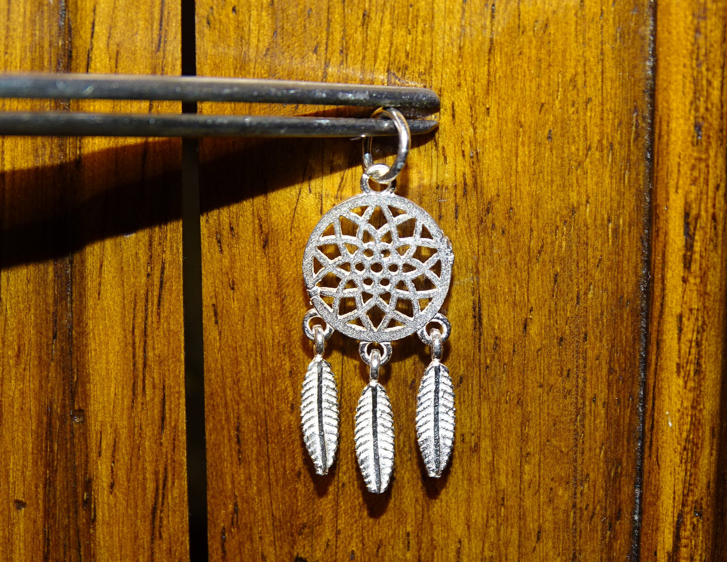 Selection of charms for creating bracelets, necklaces, Mala... From 8 to 20 millimeters... Models to choose from sold individually or in sets of 5, 0.925 Silver or 'silver tone' finish. Very good quality!