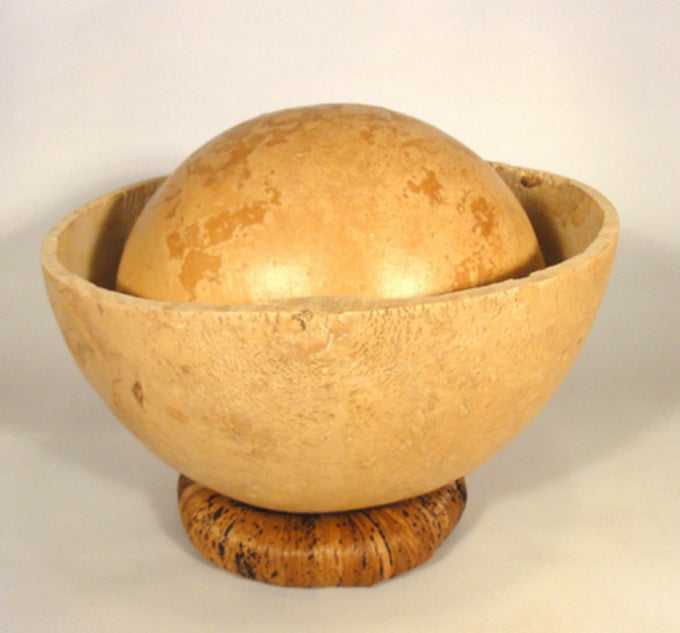 TAMBOUR A EAU/ WATER DRUM du Ghana, Ø 30, 40 ou 50cm x 17 à 20cm de hauteur, vendu avec 2 baguettes et housse. Magnifiques sonorités !