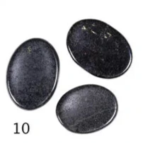 Sélection de galets/ pierres plates au choix ou en lot de 12, avec 1 face incurvée pour le pouce, parfait pour les massages, de 4x3x1 cm environ. TrÚs belle qualité !