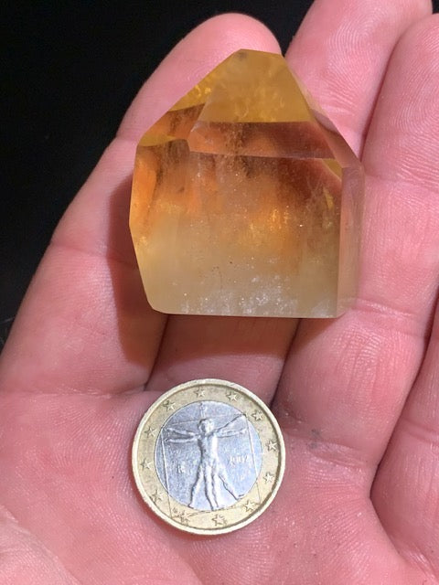 Citrine - Pointe/ Laser - 37 x 35 x 24 mm - 40,9 gr.