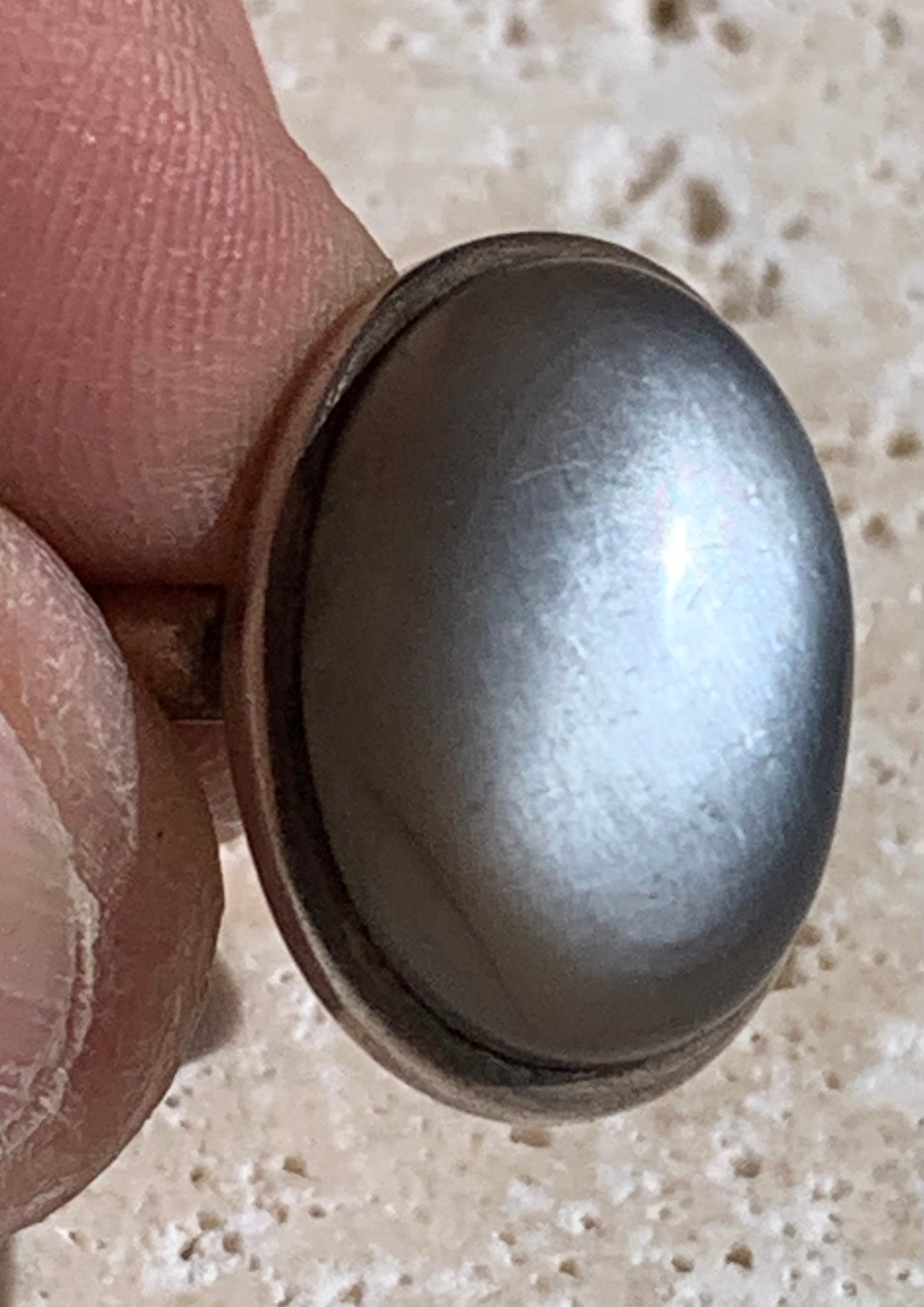 Superbe bague en Pierre de lune grise d'Inde, montée Argent 0.925, taille 56. Superbe pierre au reflets brillants !