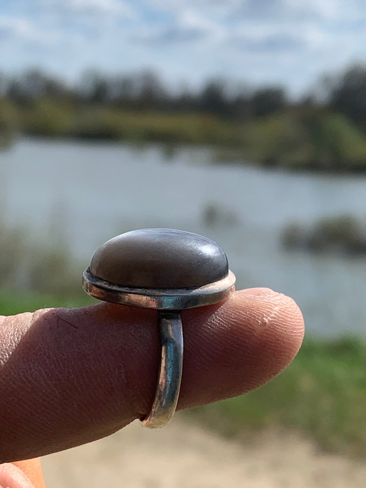 Superbe bague en Pierre de lune grise d'Inde, montée Argent 0.925, taille 56. Superbe pierre au reflets brillants !