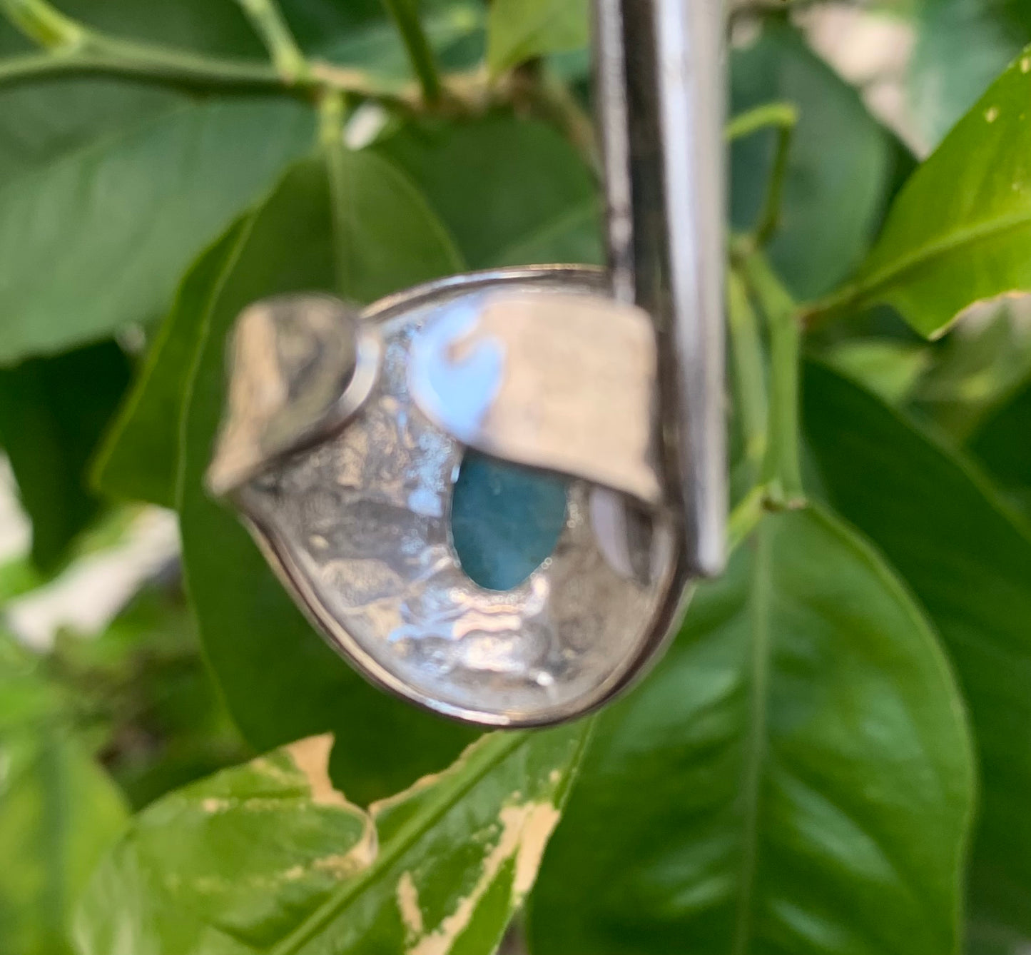 Bague en Larimar, montée Argent 0.925. Superbe pierre au bleu qui rappelle l'océan !