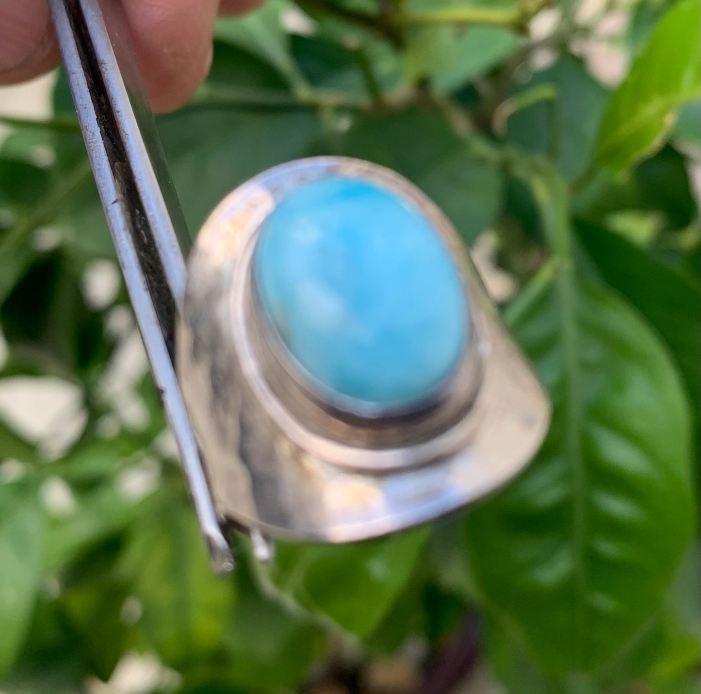 Bague en Larimar, montée Argent 0.925. Superbe pierre au bleu qui rappelle l'océan !