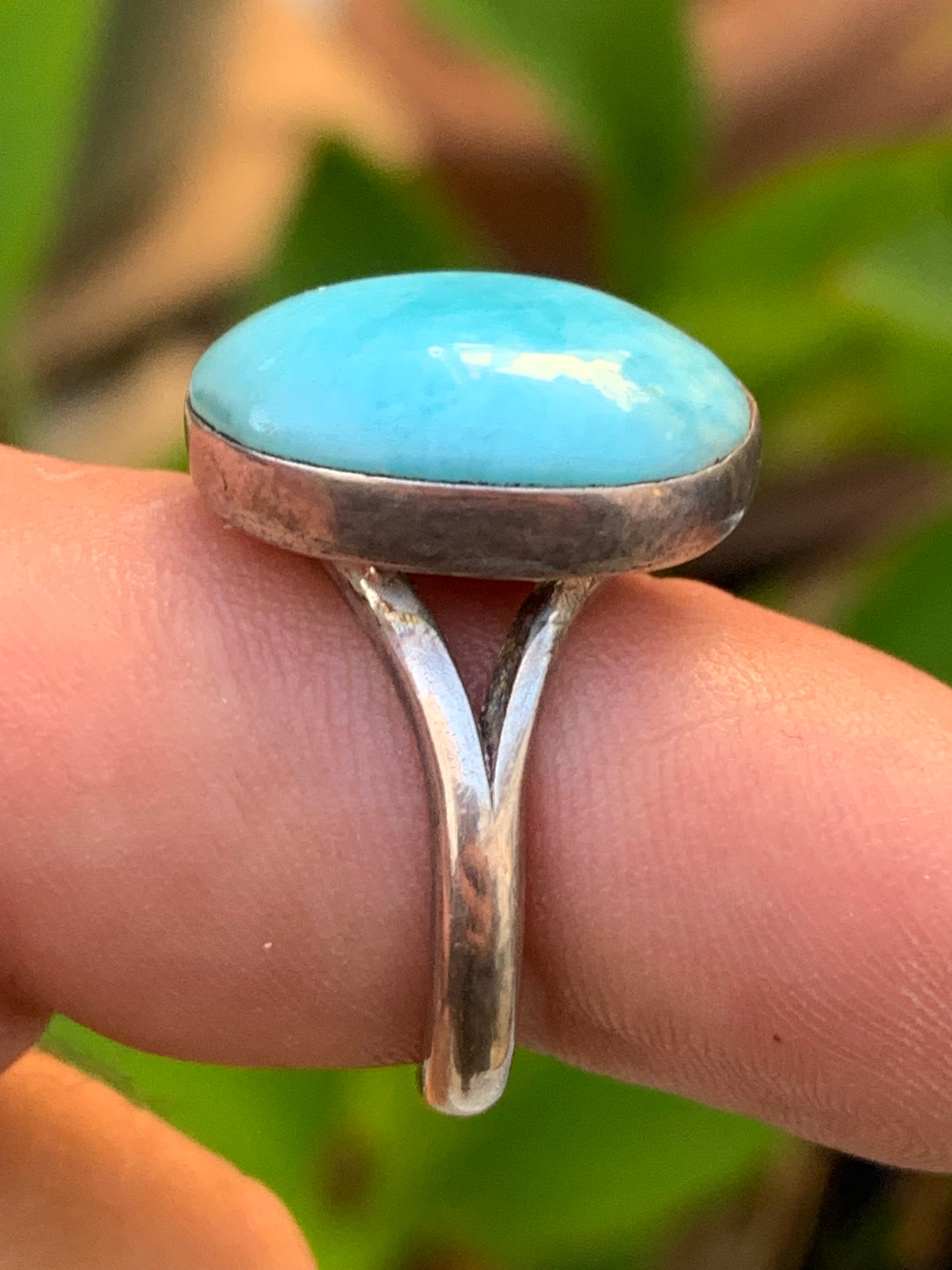 Impressionnante bague en Larimar, montée Argent 0.925, taille 60 Fr. Superbe pierre au bleu qui rappelle l'océan !